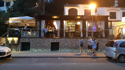 Restaurant Cala Mitjana - Passatge Riu, 1, 07750 Serpentona, Illes Balears, Spain