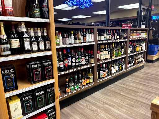 Wine Store «West Side Wines & Spirits», reviews and photos, 10 Raymond Rd, West Hartford, CT 06107, USA