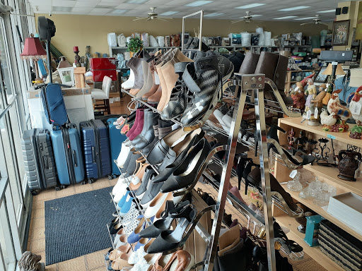 Shopping Mall «New London Plaza Shopping Center», reviews and photos, 2296 Henry Clower Blvd SW, Snellville, GA 30078, USA