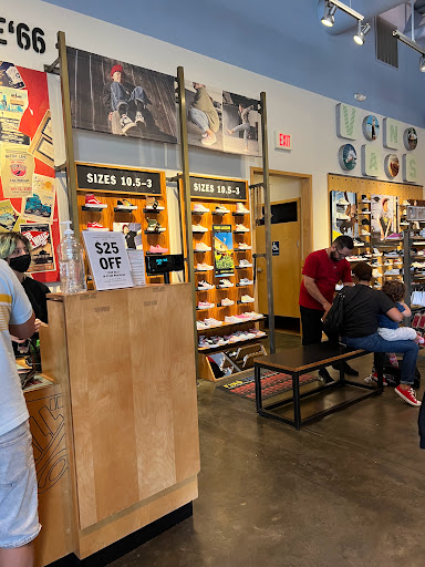 Vans, 2483 Park Ave, Tustin, CA 92782, USA, 