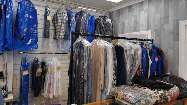 Comments and reviews of LEENAZ DRY CLEANERS