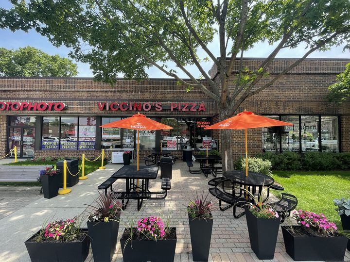 Viccino's Pizza Company 60025