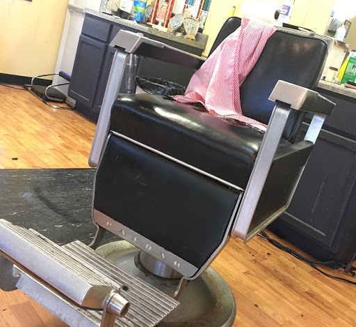 Barber Shop «Pennfield Barber Shop», reviews and photos, 940 Capital Ave NE, Battle Creek, MI 49017, USA