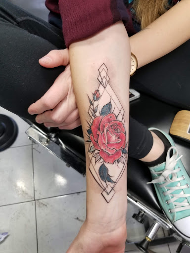 Tattoo Shop «Wildlife Tattoo», reviews and photos, 7149 Winnetka Ave, Winnetka, CA 91306, USA