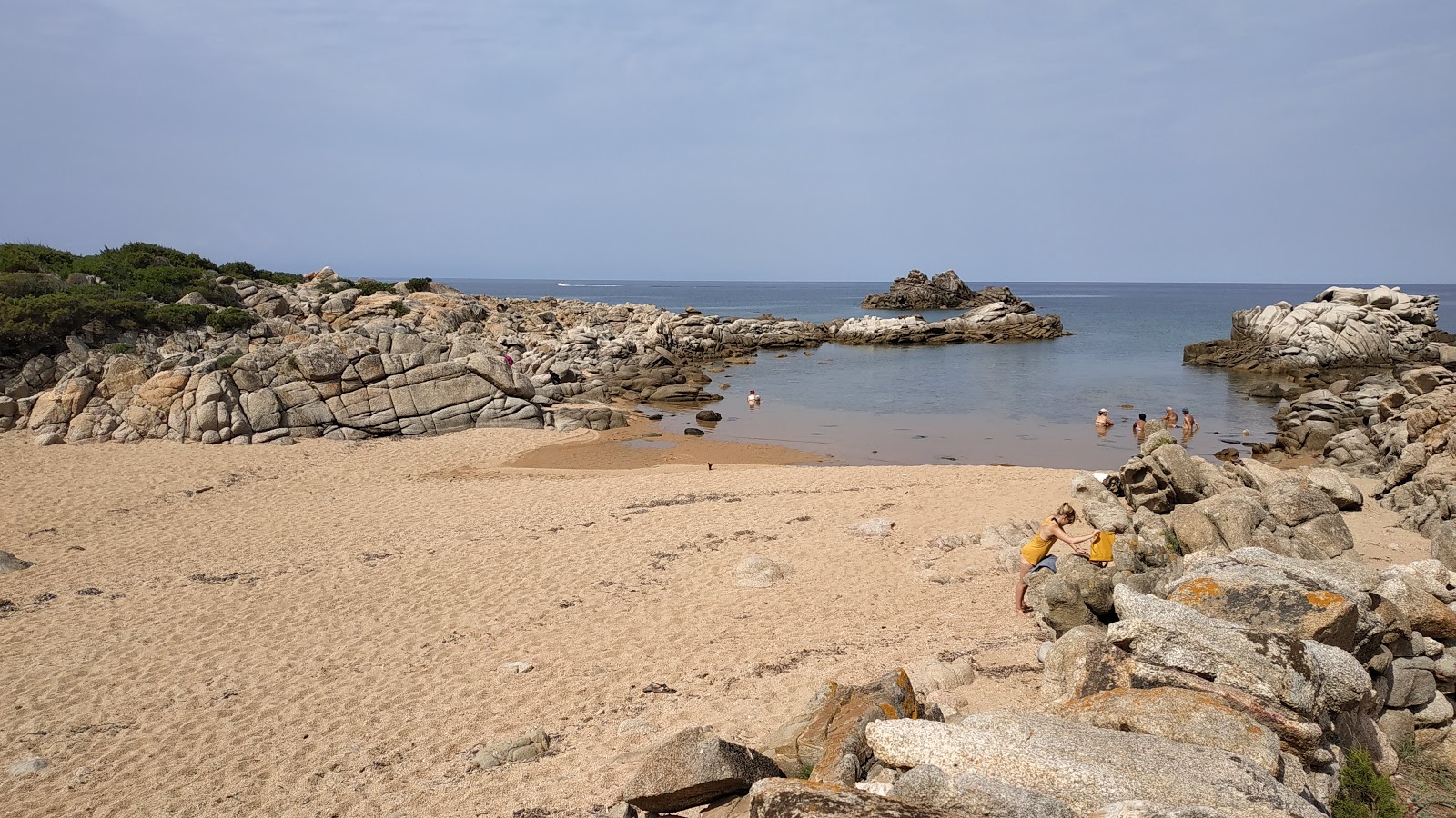 Foto di Plage de Campumoru-Senetosa con una superficie del sabbia beige