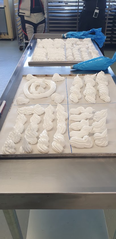 Frutal meringues production