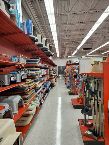 Pet Supply Store «Petco Animal Supplies», reviews and photos, 8909 Branch Ave d, Clinton, MD 20735, USA