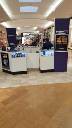 Cell Phone Store «MetroPCS Authorized Dealer Capital Mall», reviews and photos, 625 Black Lake Blvd SW, Olympia, WA 98502, USA