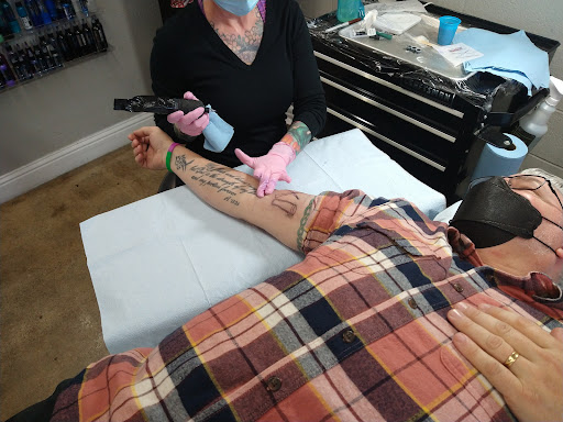 Tattoo Shop «Leonardi Tattoo», reviews and photos, 4544 Auburn Blvd, Sacramento, CA 95841, USA