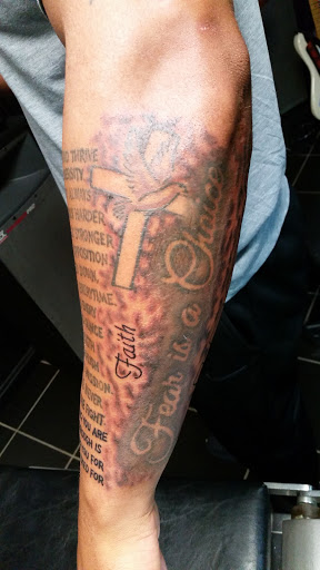 Explore manta ray tattoo ideas, creative tattoo ideas in Erie, available at EliKingInk