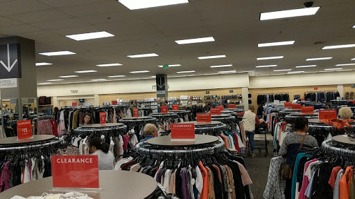 Department Store «Nordstrom Rack Sunset Valley Shopping Center», reviews and photos, 5601 Brodie Ln, Sunset Valley, TX 78745, USA