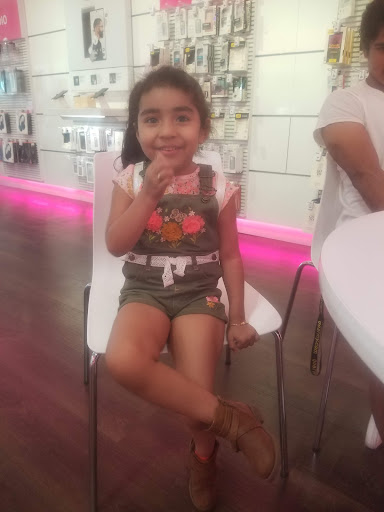 Cell Phone Store «T-Mobile», reviews and photos, 25 E Sunrise Hwy, Freeport, NY 11520, USA