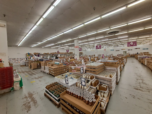 Candle Store «Factory Direct Candles», reviews and photos, 6252 Glenway Ave # A, Cincinnati, OH 45211, USA