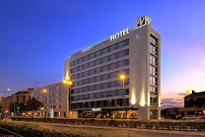 Hotel Vincci Frontaura image