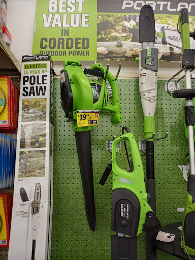 Hardware Store «Harbor Freight Tools», reviews and photos, 2295 Forest Ave, Staten Island, NY 10303, USA