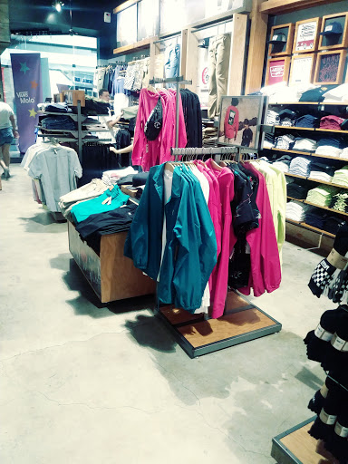 Shoe Store «Vans», reviews and photos, 1065 Brea Mall, Brea, CA 92821, USA