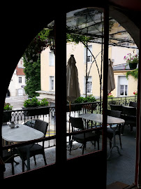 Atmosphère du Restaurant français Hotel Restaurant des 2 forts à Salins-les-Bains - n°6