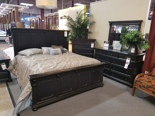 Furniture Store «The Dump Furniture Outlet», reviews and photos, 1800 East Dr, Oaks, PA 19456, USA