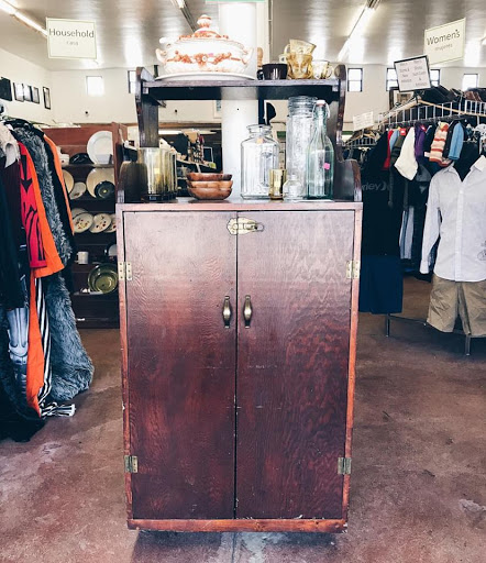 Thrift Store «L.A. Road Thrift Store», reviews and photos, 3516 N Eagle Rock Blvd, Los Angeles, CA 90065, USA