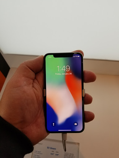 Cell Phone Store «AT&T», reviews and photos, 59 Skokie Valley Rd, Highland Park, IL 60035, USA