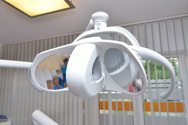 Ari Med Dent - Dentist