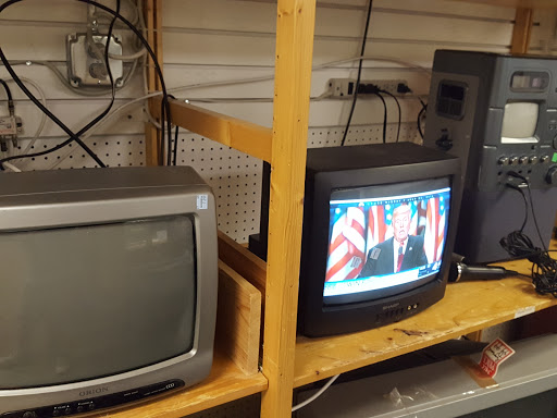 Thrift Store «Goodwill Retail Store», reviews and photos, 4714 Columbia Pike, Arlington, VA 22204, USA