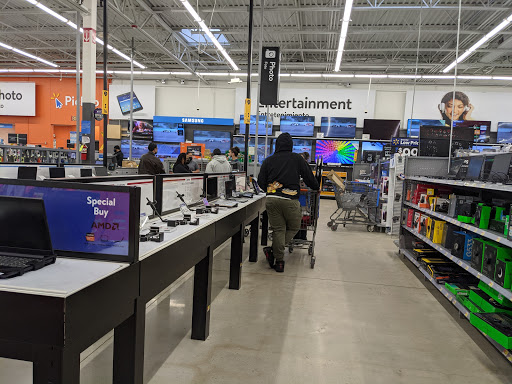 Discount Store «Walmart», reviews and photos, 910 Wolcott St, Waterbury, CT 06705, USA