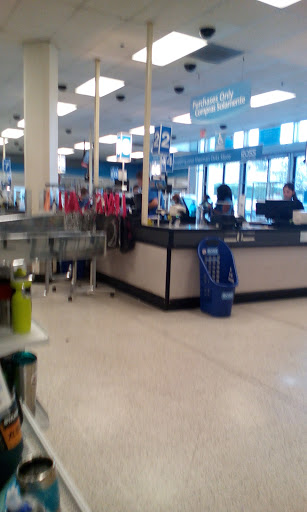 Clothing Store «Ross Dress for Less», reviews and photos, 13750 Riverside Dr, Sherman Oaks, CA 91423, USA