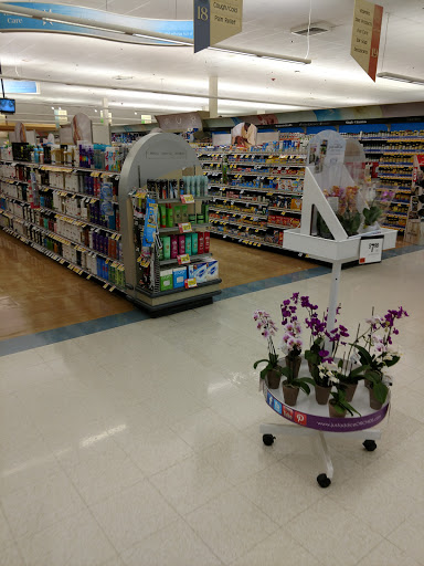 Grocery Store «Stop & Shop», reviews and photos, New State Highway New State Hwy, Raynham, MA 02767, USA