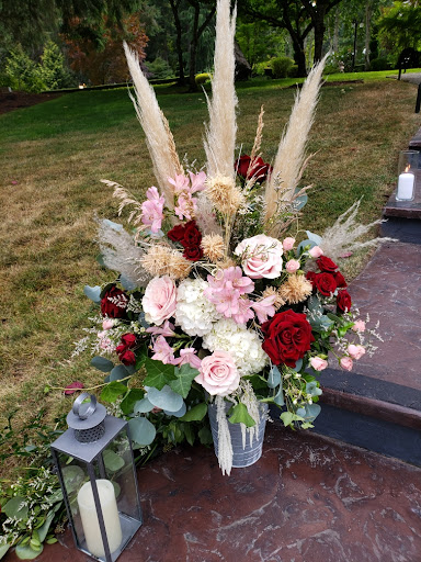 Florist «Crystals Flowers & Gifts», reviews and photos, 17314 Pacific Ave S, Spanaway, WA 98387, USA