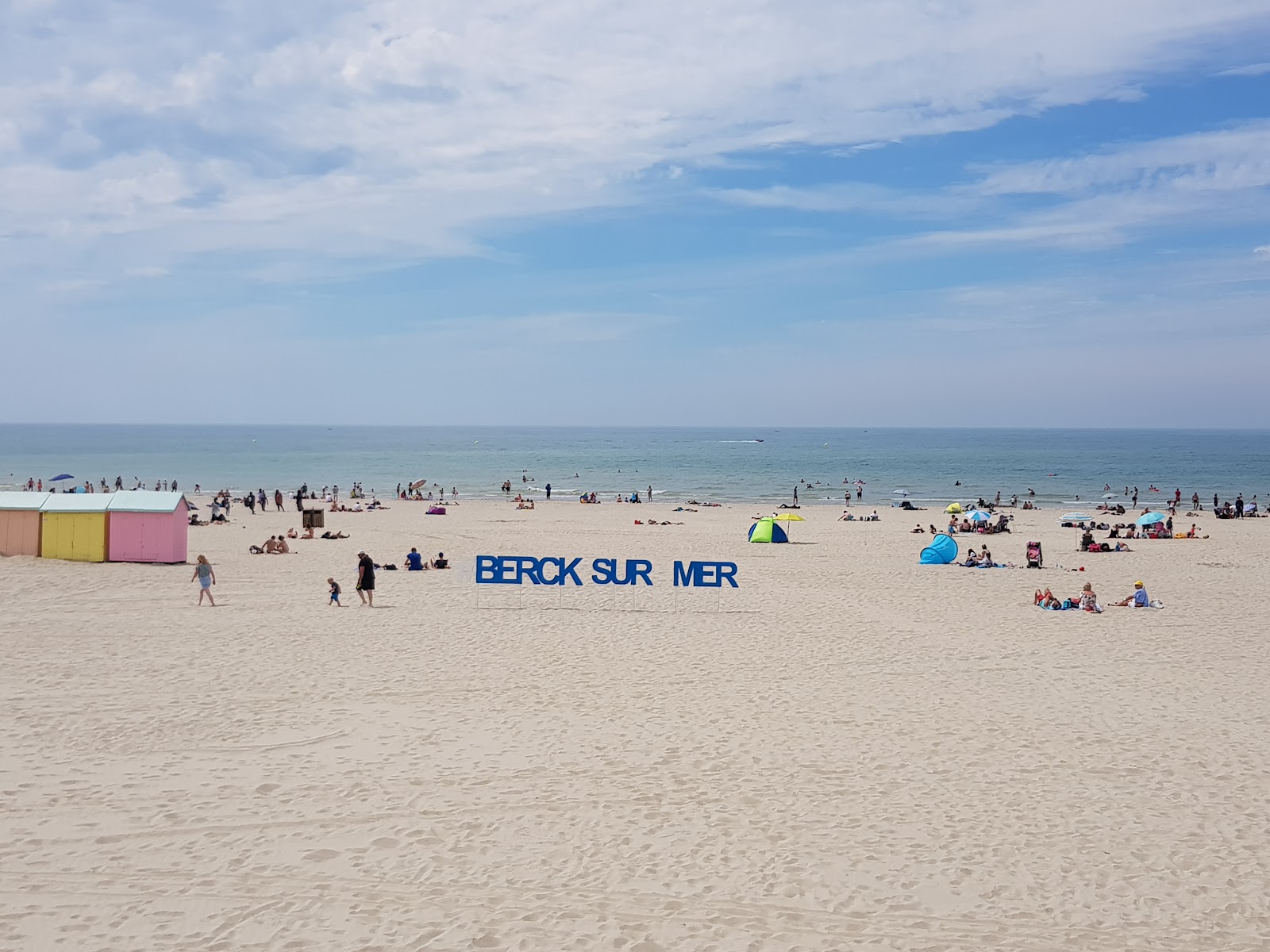 Φωτογραφία του Plage de Berck με τυρκουάζ νερό επιφάνεια