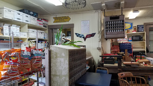 Grocery Store «Goshen General Store», reviews and photos, 11940 W U.S. Hwy 42, Goshen, KY 40026, USA