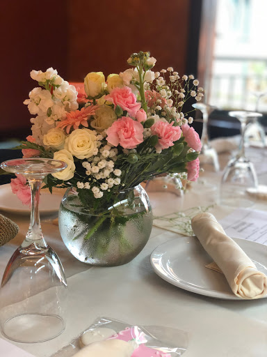 Licari Custom Floral Designs by J.P., 18 Chestnut Hill Rd, Norwalk, CT 06851, USA, 