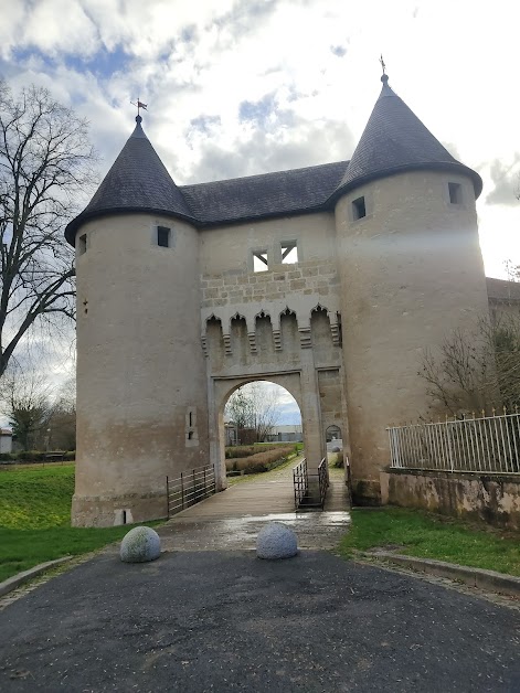 Aire de camping car à Vic-sur-Seille