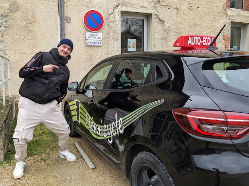 Auto-Ecole Hemicycle Avenue (86 Av. de Paris) à Châlons-en-Champagne, Marne