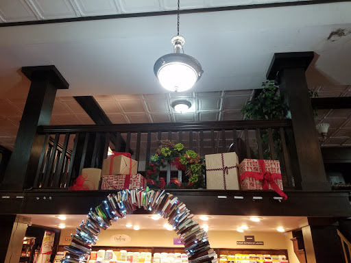 Book Store «Cold Water Books», reviews and photos, 101 W 6th St, Tuscumbia, AL 35674, USA