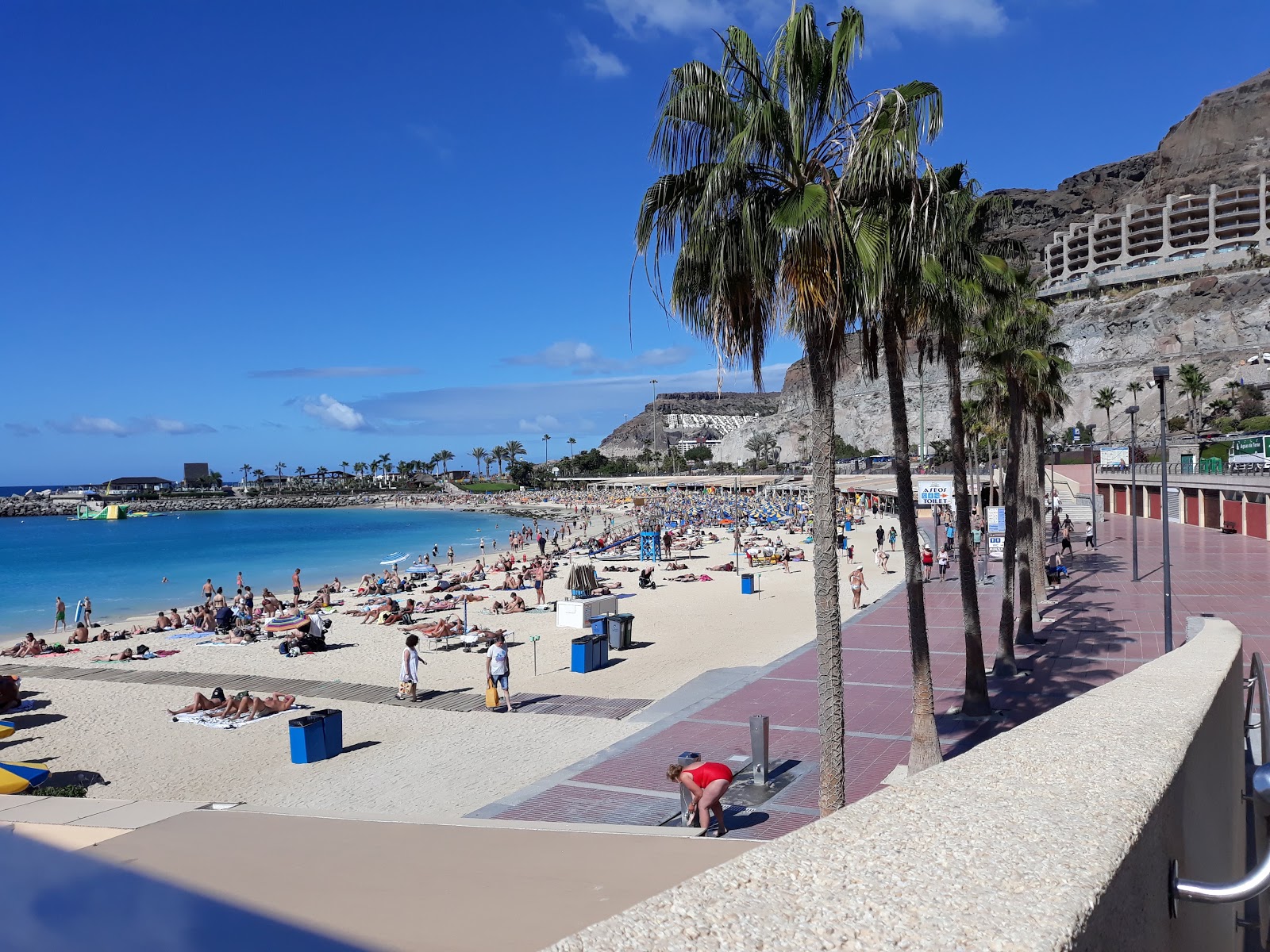 Fotografie cu Plaja Amadores - locul popular printre cunoscătorii de relaxare