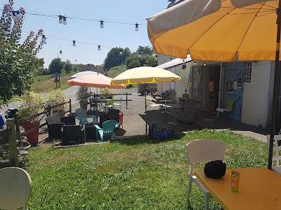 La Maison du Grillon et Oustau Grigt Café à Sauvelade