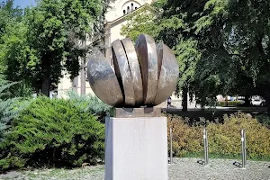 Potato statue image