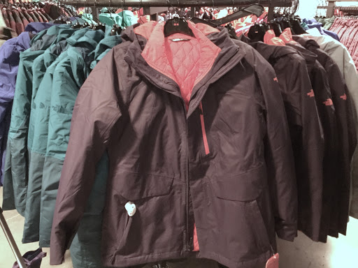 Clothing Store «The North Face Outlet», reviews and photos, 525 S Grand Central Pkwy, Las Vegas, NV 89106, USA