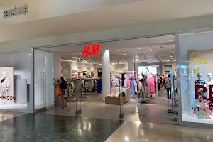 H&M image