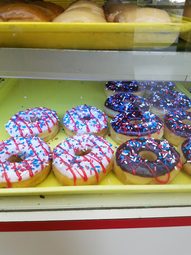Donut Shop «Ferguson Donut Shop», reviews and photos, 8537 Ferguson Rd, Dallas, TX 75228, USA