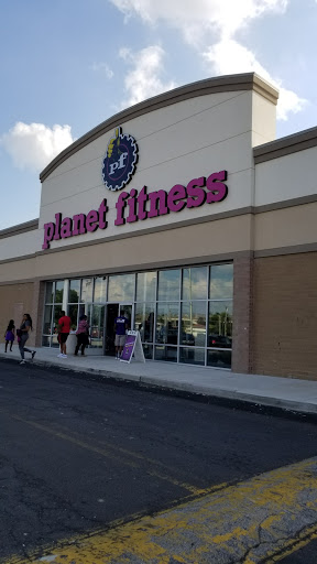 Shopping Mall «Penrose Plaza Shopping Center», reviews and photos, 2900 Island Ave, Philadelphia, PA 19153, USA