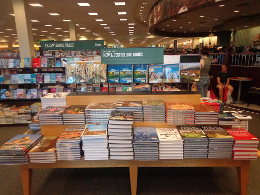 Book Store «Barnes & Noble», reviews and photos, 270 Buckland Hills Dr #1024, Manchester, CT 06040, USA