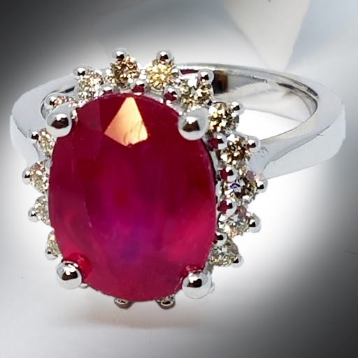 Jewelry Store «Saatchi Jewelry», reviews and photos, 4545 Austin Blvd, Island Park, NY 11558, USA