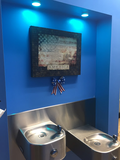 Laundry Service «Splash Laundromat», reviews and photos, 668 N Dupont Blvd, Milford, DE 19963, USA