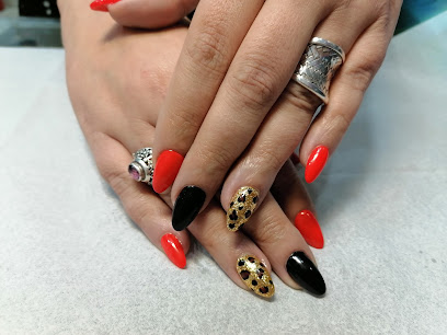 Queen Nails