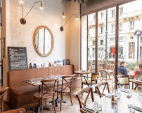 Atmosphère du LA CANTINE by THE BABEL COMMUNITY – Marseille République l Restaurant Convivial - n°13