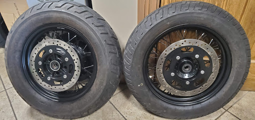 Suzuki Motorcycle Dealer «Suzuki of Carol Stream», reviews and photos, 106 N Schmale Rd, Carol Stream, IL 60188, USA