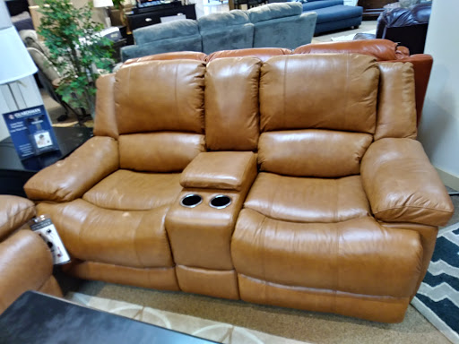 Jennifer Convertibles, 2490 Summer St, Stamford, CT 06905, USA, 